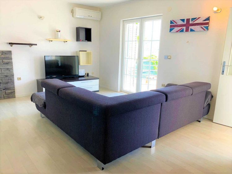 Basso Holiday Home